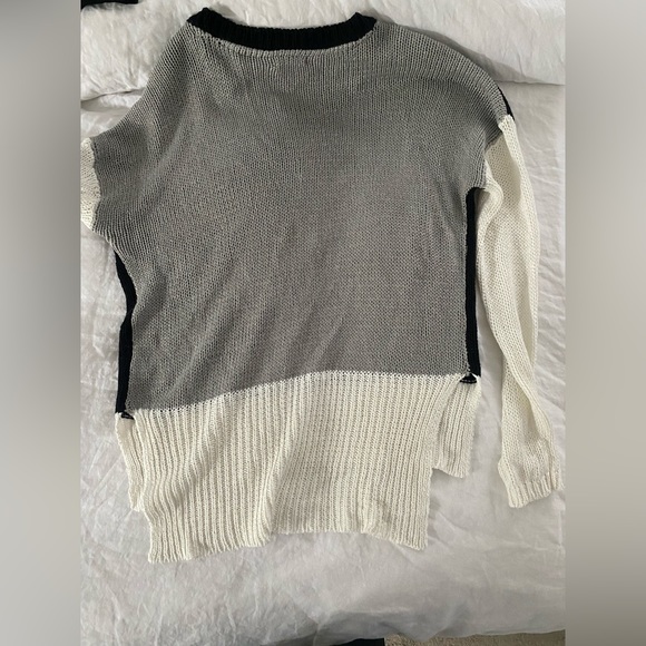 Colorblock sweater - Picture 2 of 4